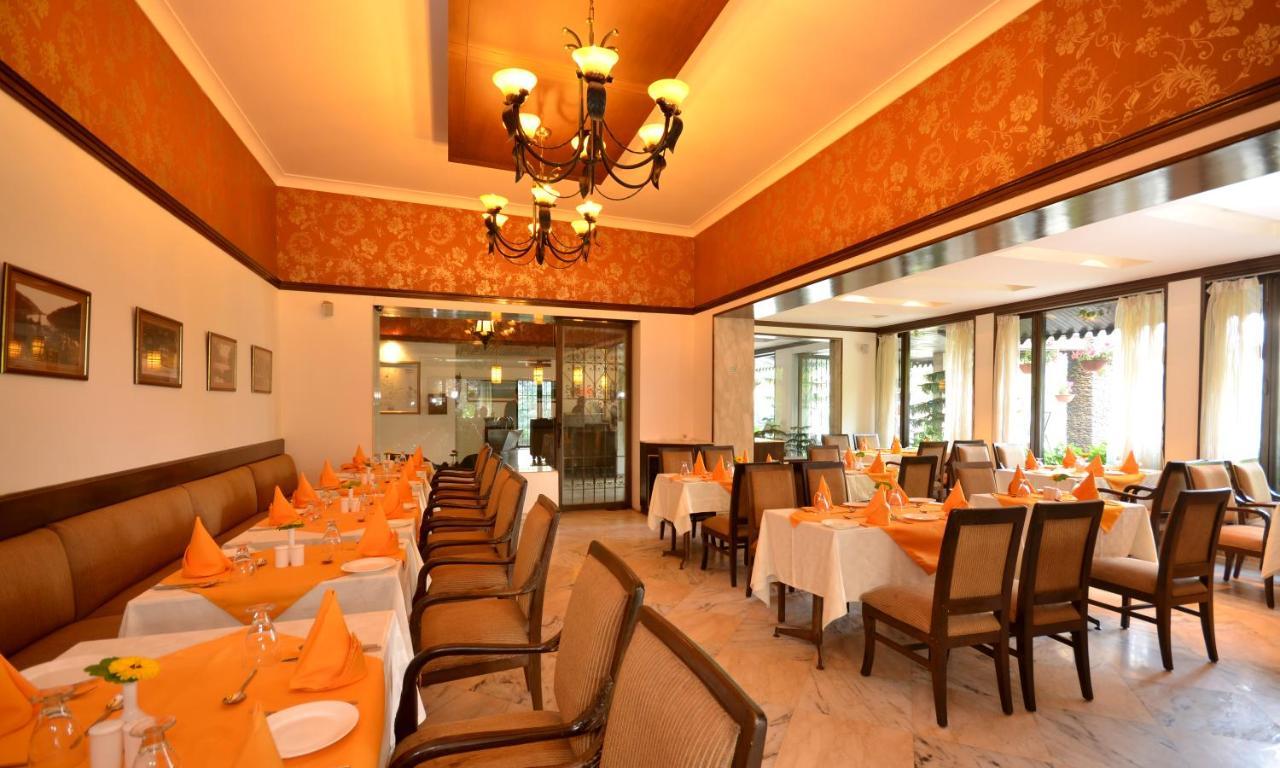 Shervani Hilltop Resort Нейнитал Екстериор снимка