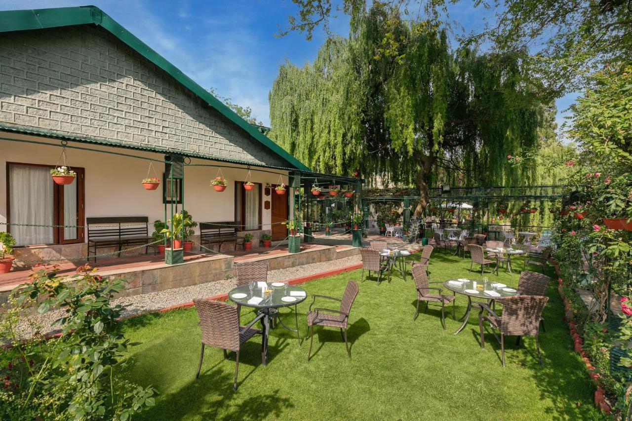 Shervani Hilltop Resort Нейнитал Екстериор снимка