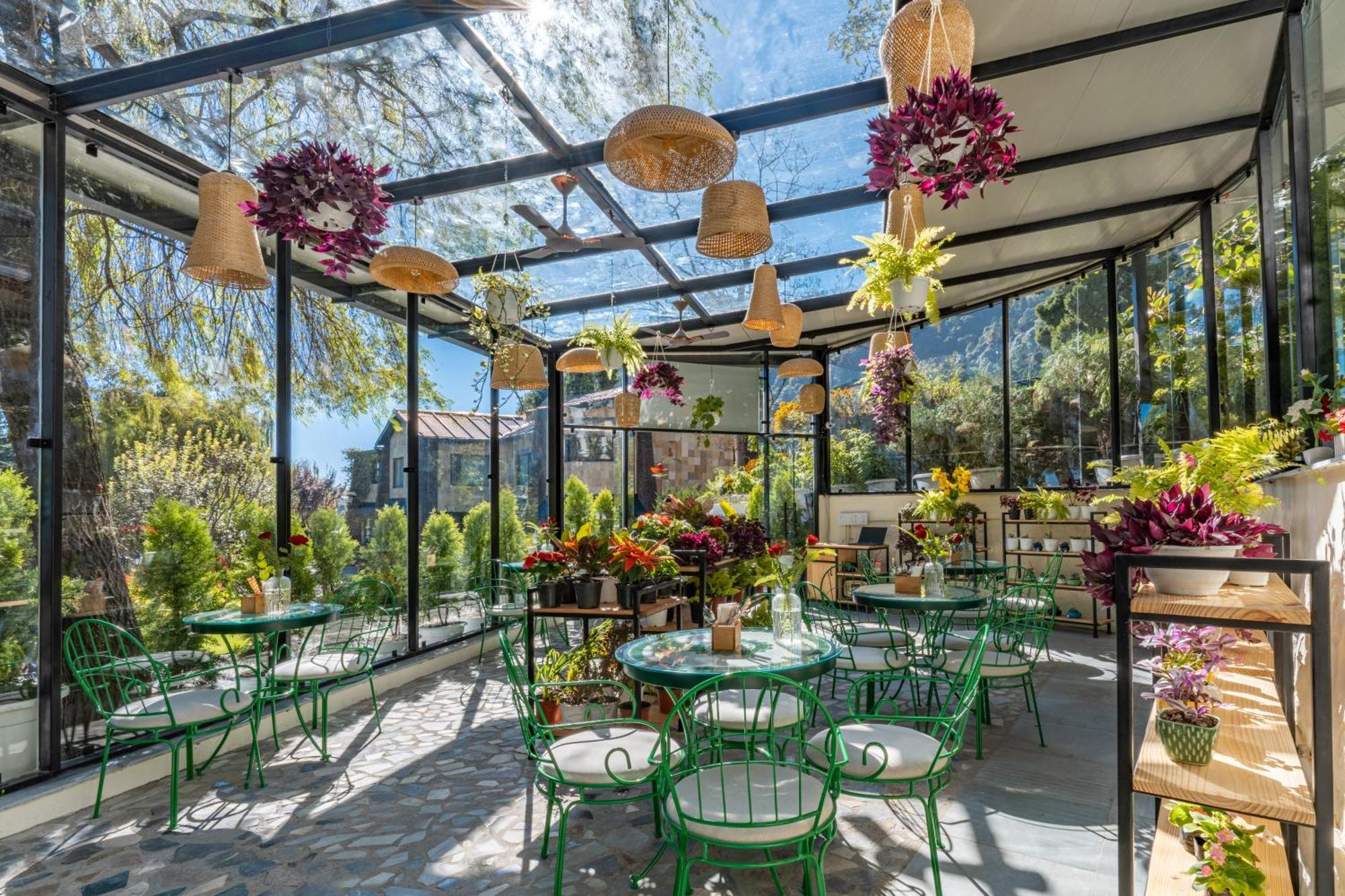 Shervani Hilltop Resort Нейнитал Екстериор снимка