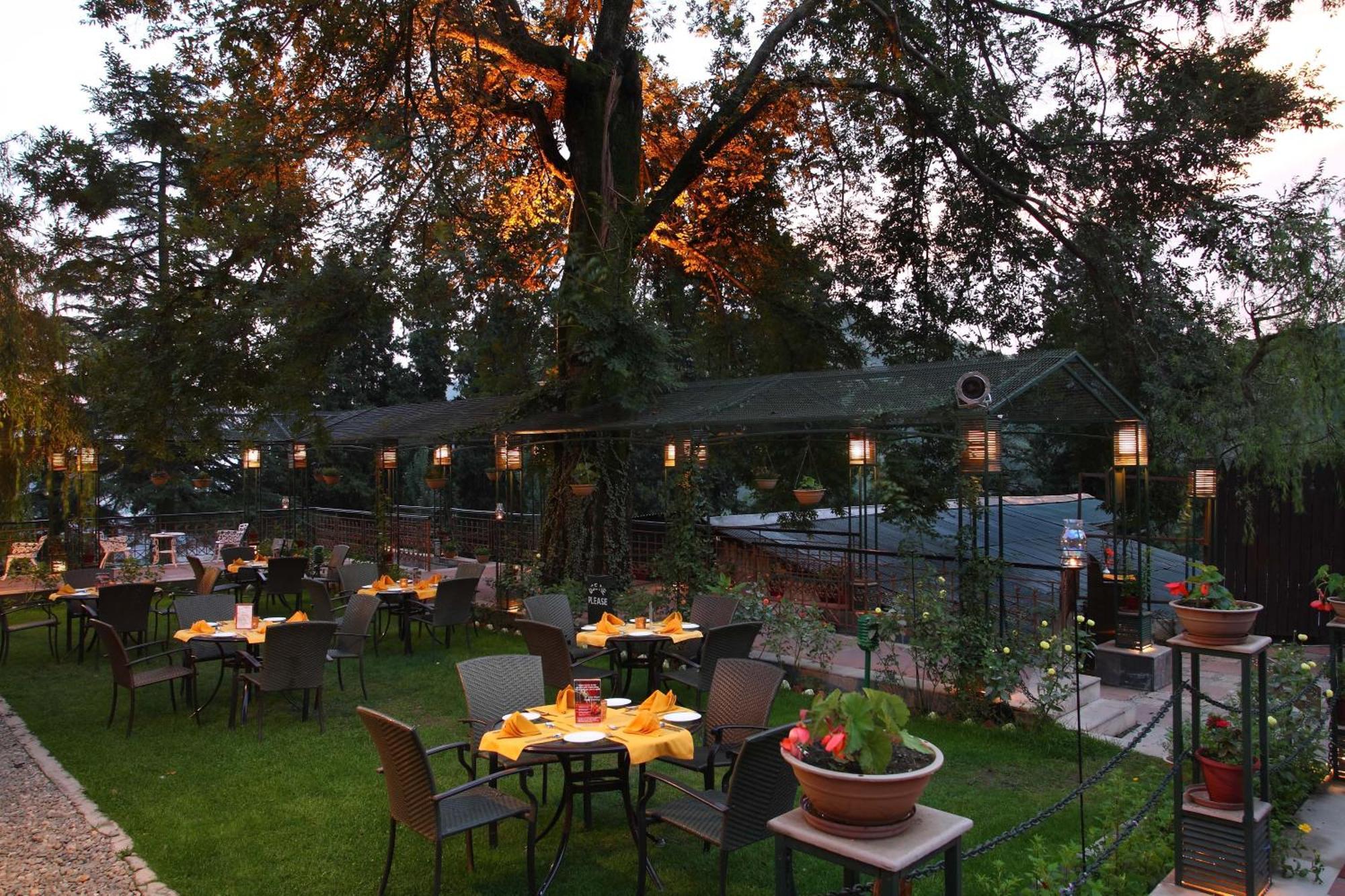 Shervani Hilltop Resort Нейнитал Екстериор снимка