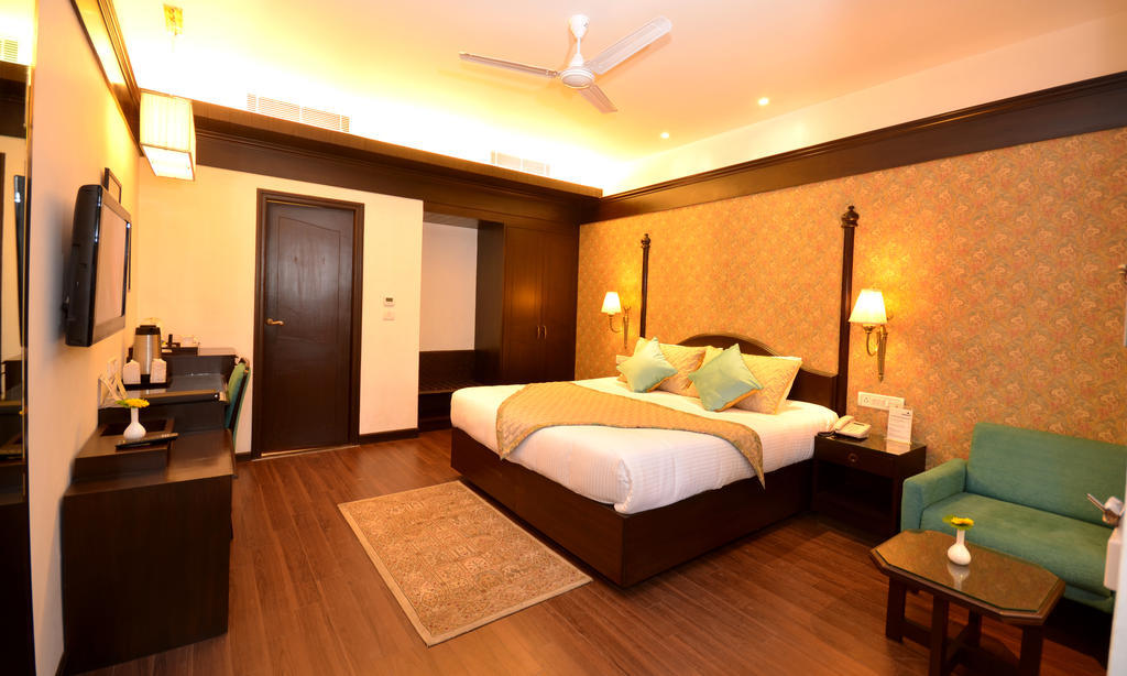 Shervani Hilltop Resort Нейнитал Екстериор снимка