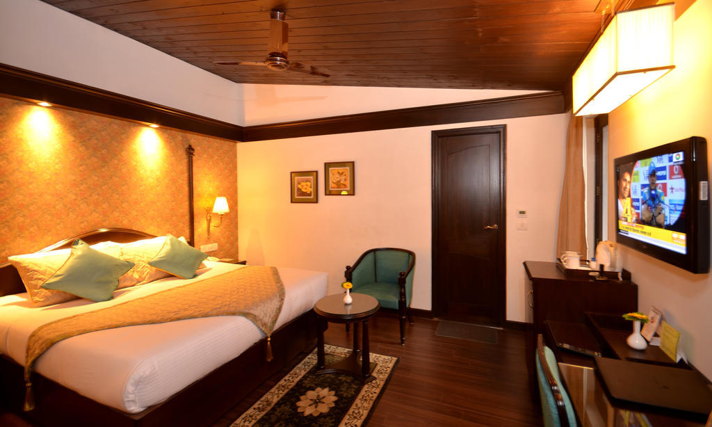 Shervani Hilltop Resort Нейнитал Екстериор снимка